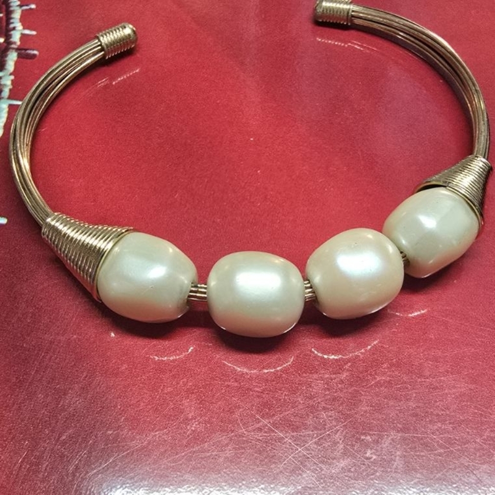 Elegant Gold Wire and Pearl Cuff Bracelet
